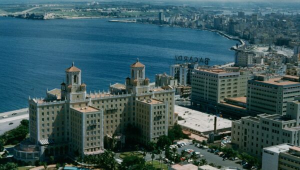 THEN AND NOW: Photos show how Cuba went from a 1950s tourist destination to a country plagued by blackouts