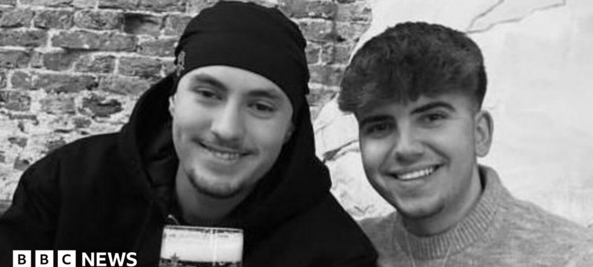 Two men who died on Yr Wyddfa tried calling 999, inquest hears
