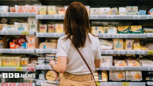 Aldi boss says some of rivals’ loyalty discounts ‘dupe’ customers