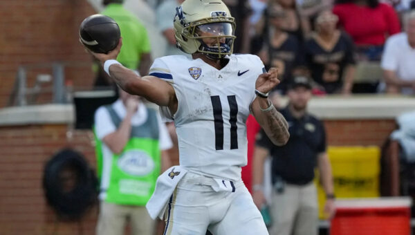 Akron fan took delightfully expected route as surprise ‘offensive coordinator’