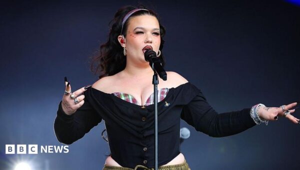 Singer Lola Young says vaping has made breathing feel like a ‘chore’