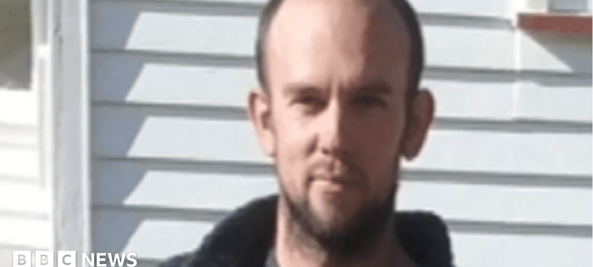NZ apologises to children forced to live in bush for years with fugitive dad