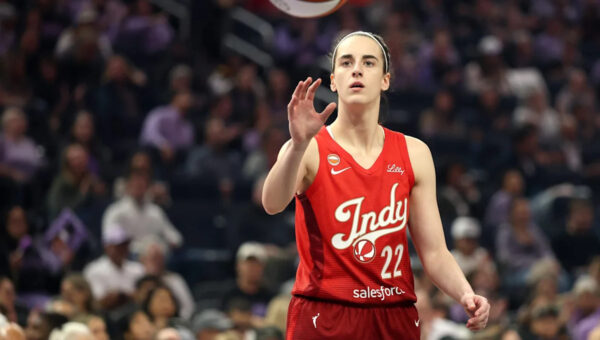 Indiana Fever coach breaks down why Caitlin Clark is among the best passers in the WNBA