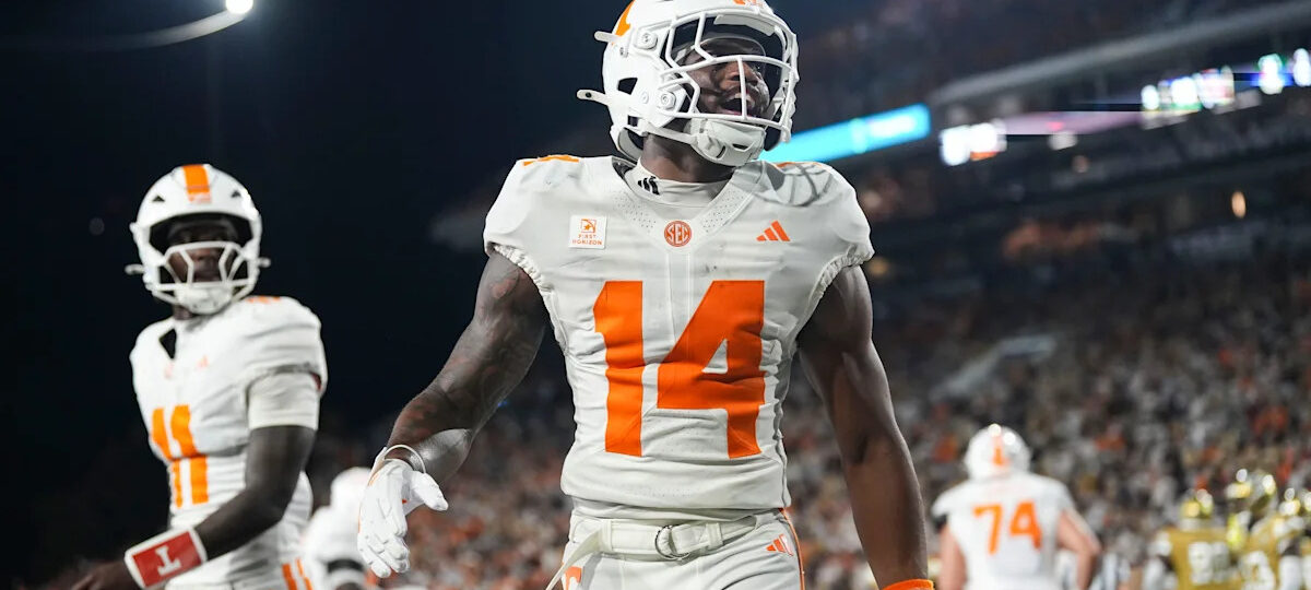 Braylon Staley gets free cookies for Tennessee fans with TD vs Kennesaw State