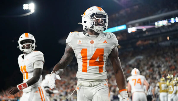 Braylon Staley gets free cookies for Tennessee fans with TD vs Kennesaw State