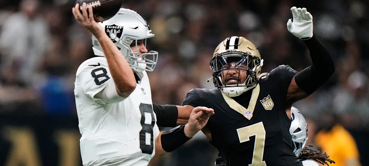 Kirk Cousins passes for 3 TDs and the unbeaten Raiders come back to top the Saints 35-27