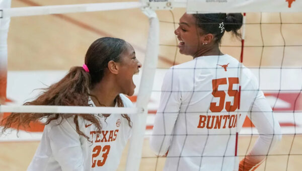 Texas volleyball: See photos of the Longhorns' 2026 home opener against the USC Trojans
