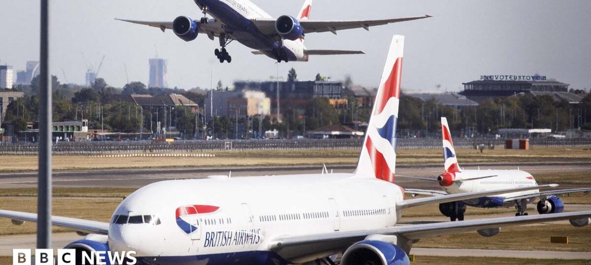 Third Heathrow runway should only go ahead if airlines pay for cleaner flying, say advisers