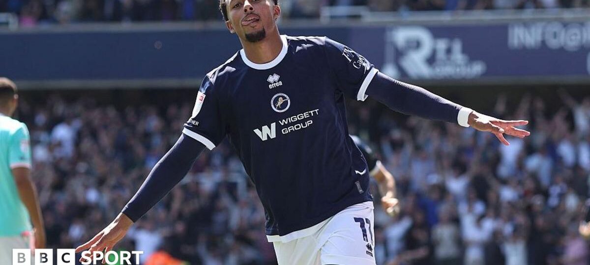 Brighton sign Nigeria winger Azeez from Millwall