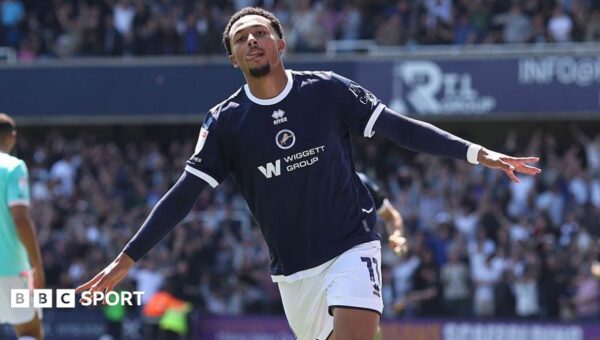 Brighton sign Nigeria winger Azeez from Millwall