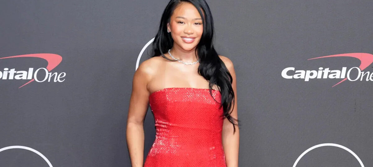 Suni Lee makes a statement in all-white US Open outfit