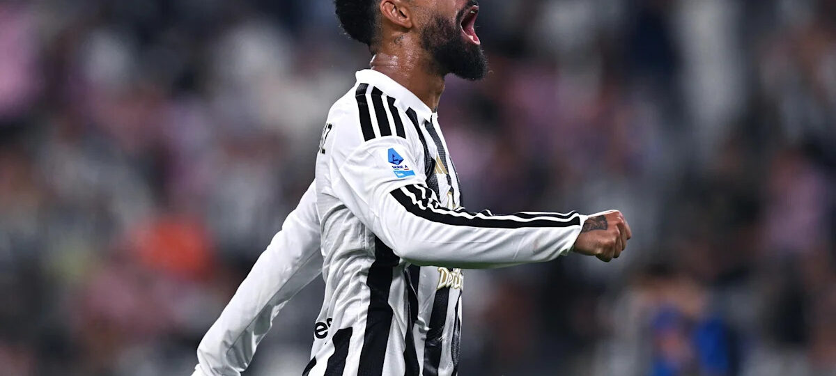 Report: Juventus could offer a new contract to rejuvenated Douglas Luiz as well