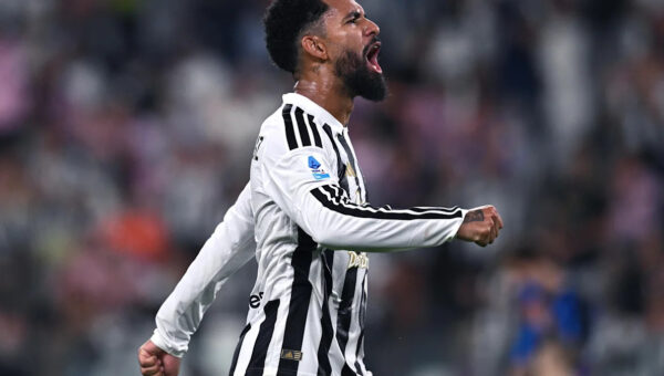 Report: Juventus could offer a new contract to rejuvenated Douglas Luiz as well