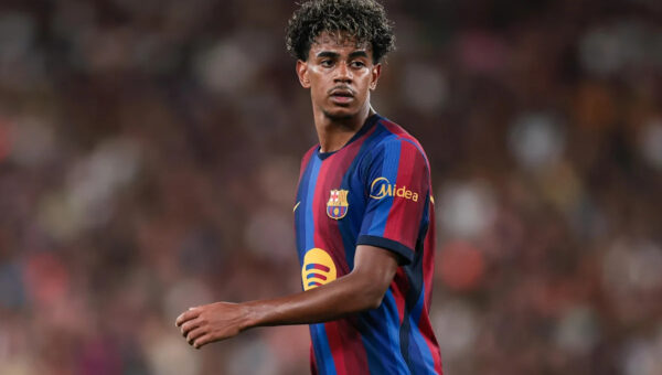 Hansi Flick offers Lamine Yamal update after Barcelona star misses training before Valencia match