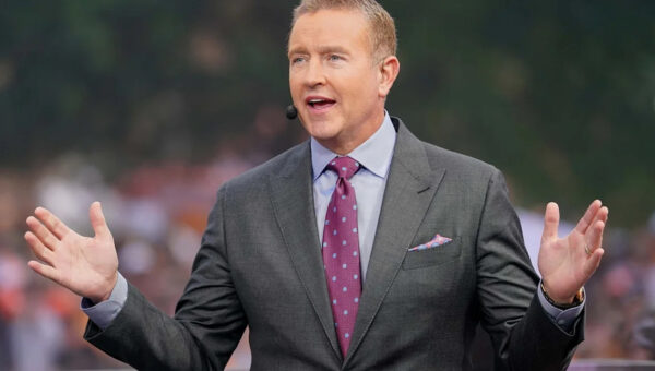 ESPN analyst roasted for ‘MAGA orange makeup’ while covering Texas-Tennessee football matchup