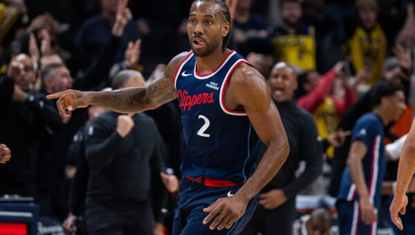 Clippers Accused Of Holding Up Raptors Trade To Spite Kawhi Leonard