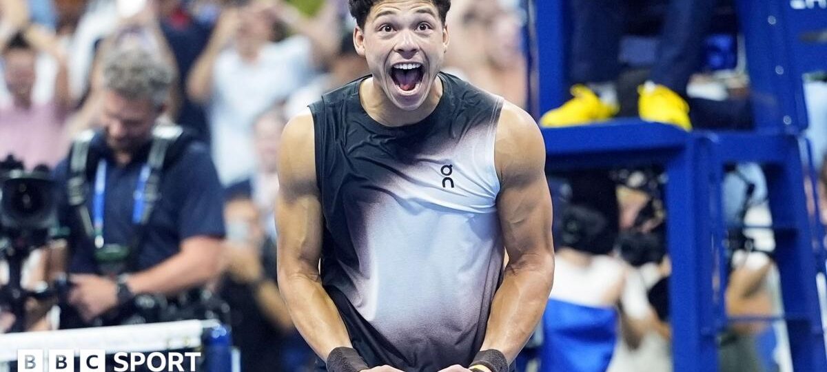 Shelton beats Alcaraz in late-night epic to reach US Open semis
