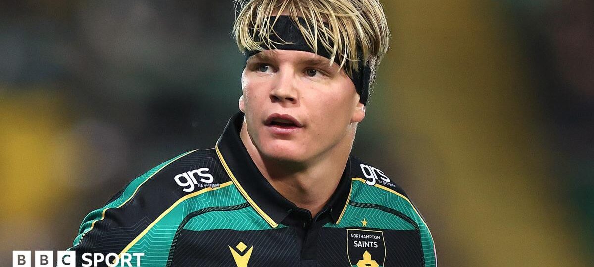 Pollock signs new Northampton deal in excess of £400k