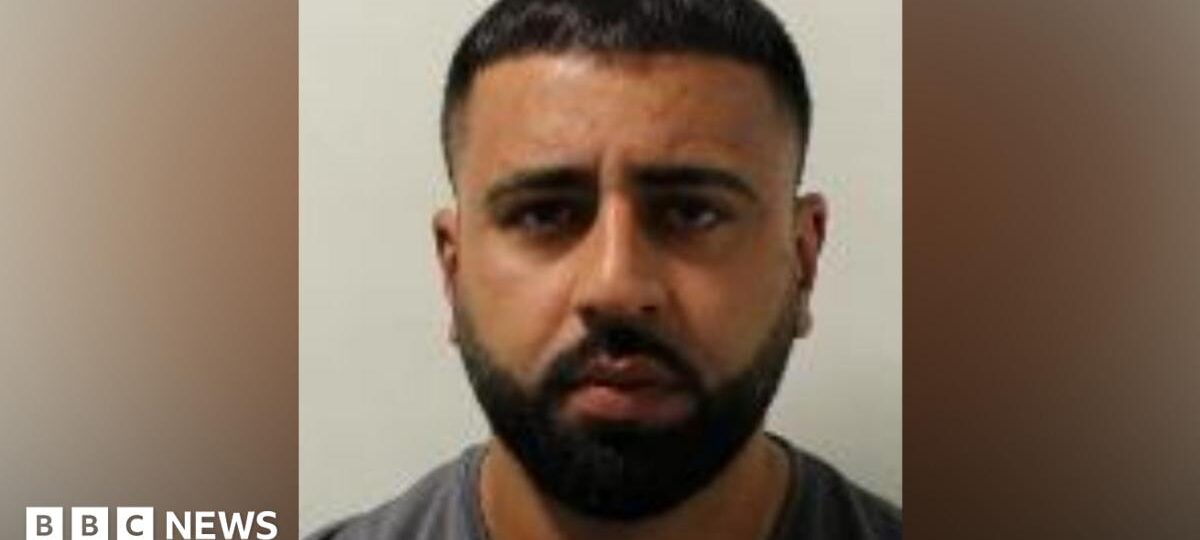 Sex offender bailed to flat overlooking playground