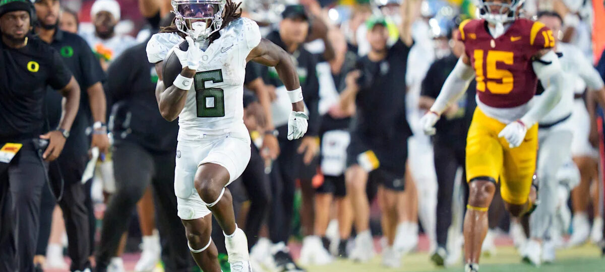 Oregon emerges as double-digit favorite vs. UCLA in early betting line