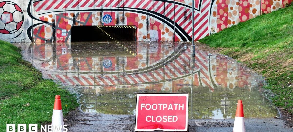Thousands without water and roads closed after burst pipe