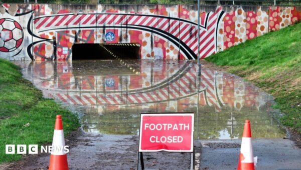 Thousands without water and roads closed after burst pipe