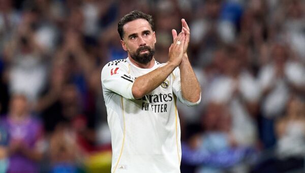 Fulham consider desperation bid for 34 year old Champions League winning full back