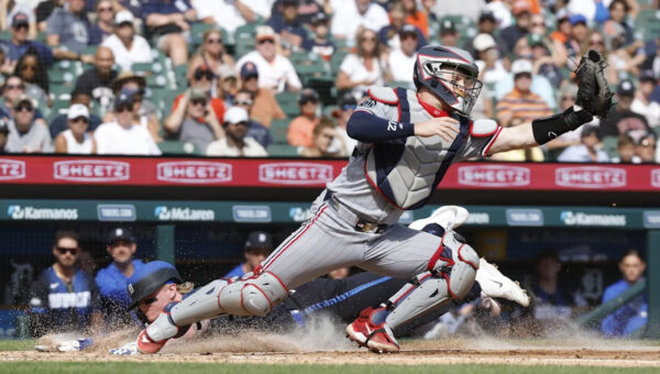 Ugly inning, twin killings cost Minnesota in 1-run loss to Tigers
