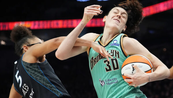 Stewart’s 34 points lifts Liberty over top-seeded Lynx in Game 1 upset