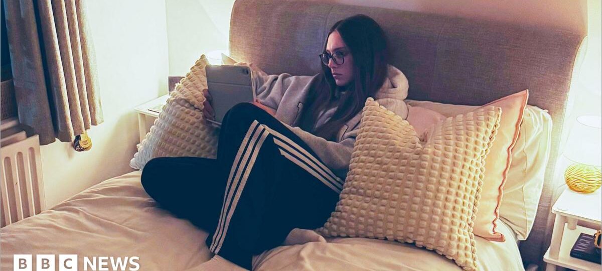 Fresh bedsheets and dusk walks: Expert tips for sleep-deprived freshers