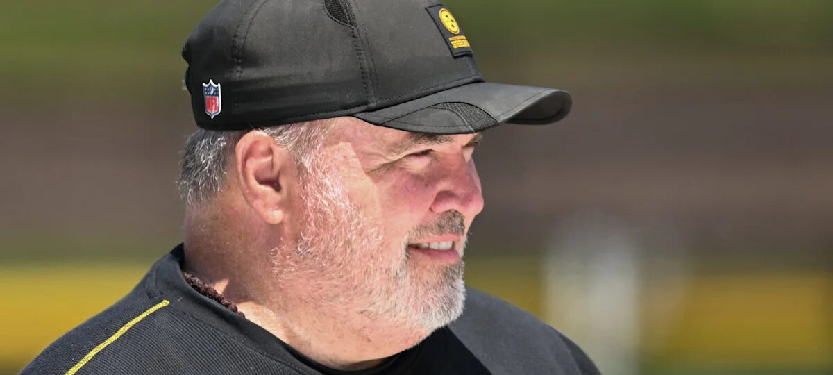 Steelers receive Navy SEAL-sized surprise from Mike McCarthy
