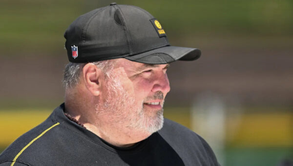 Steelers receive Navy SEAL-sized surprise from Mike McCarthy