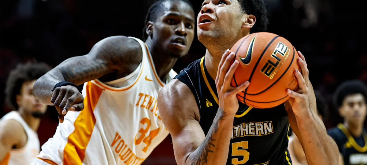 Louisville adds fifth-year forward LJ Wells to the basketball roster for this season