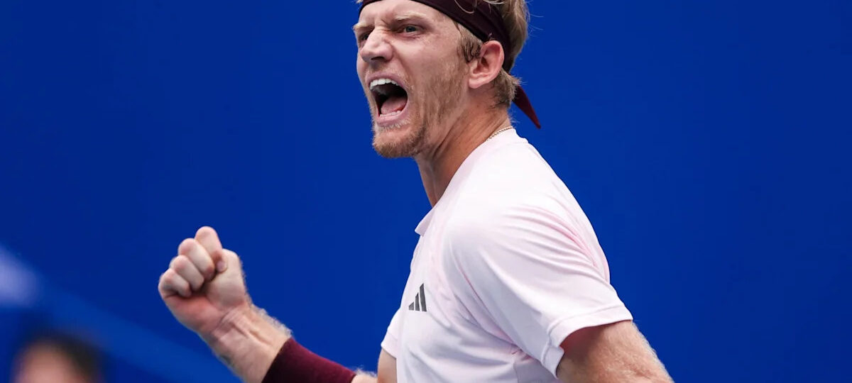 ATP player wins title on his return to tennis after nearly three months out