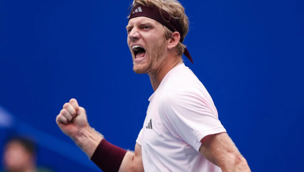 ATP player wins title on his return to tennis after nearly three months out