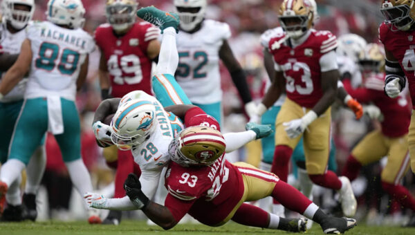 De'Von Achane shoulders the load in Week 2