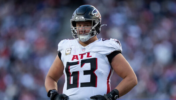 Falcons say Chris Lindstrom is in concussion protocol, Da’Shawn Hand is out for the year