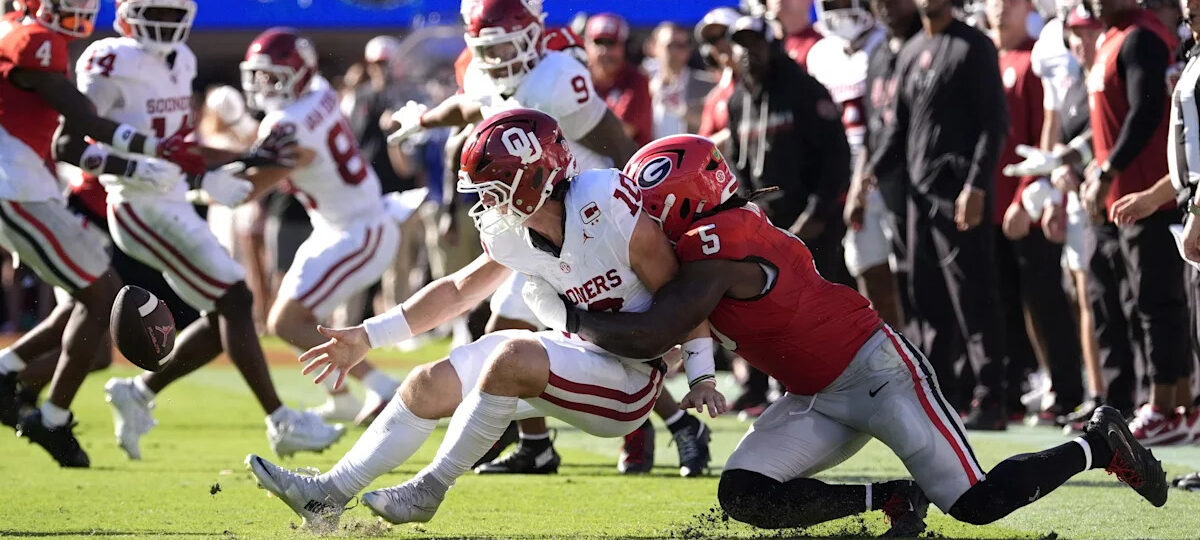 Oklahoma Sooners considered making a quarterback change