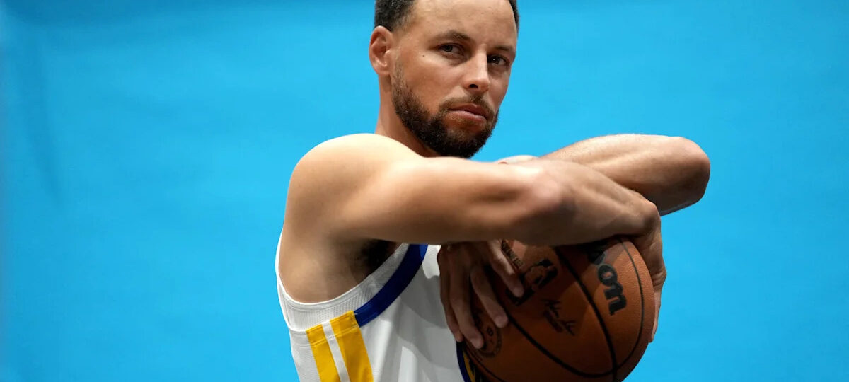 Stephen Curry has perfect reaction to Warriors' lowered expectations