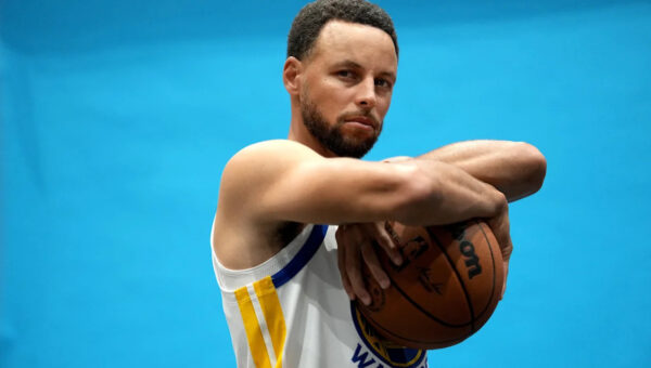 Stephen Curry has perfect reaction to Warriors’ lowered expectations