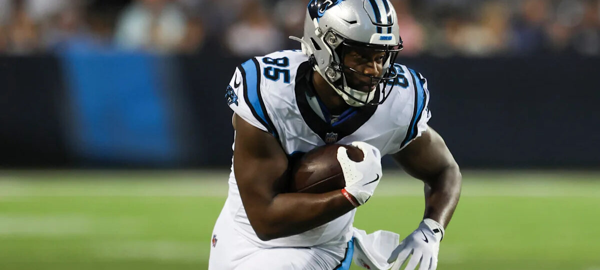 Former Panthers TE signs with Cowboys practice squad