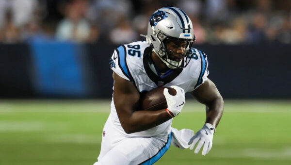 Former Panthers TE signs with Cowboys practice squad