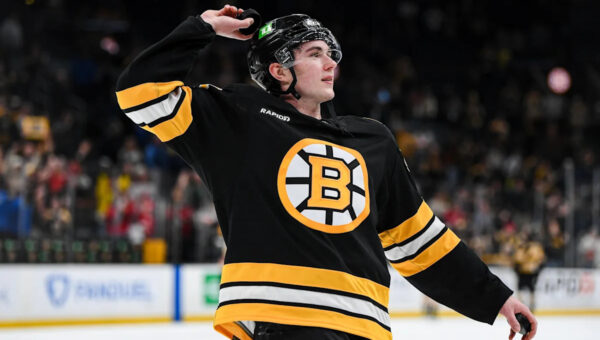 Bruins sign Fraser Minten to 7-year extension