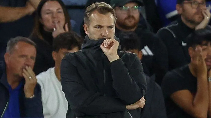 Leicester loss 'huge opportunity missed' - Cleverley
