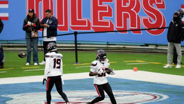 Tennessee Titans fans claim to embrace Luv Ya Blue, but they hated Oilers name. Here are receipts.