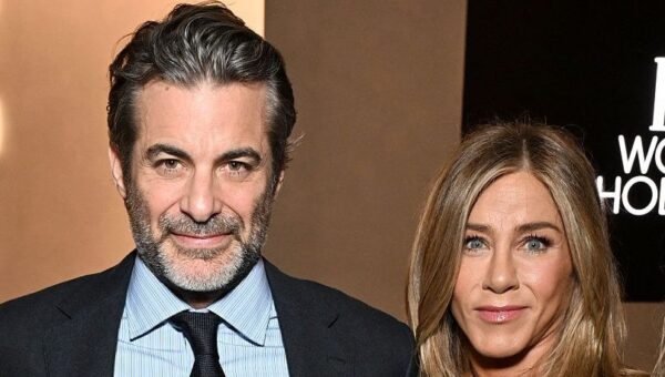 Jennifer Aniston & Jim Curtis Went Public Onstage. A Therapist on the Real Test Ahead