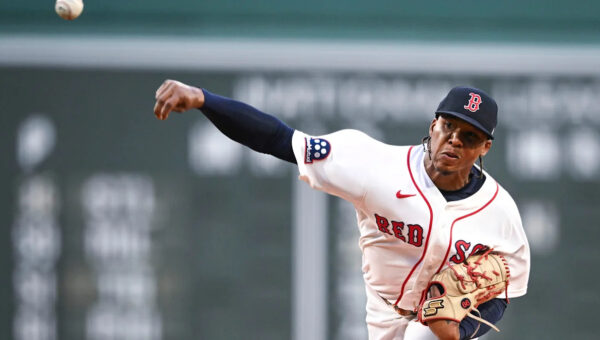 Pitching reigns as Sox sweep rainy doubleheader vs. Cubs