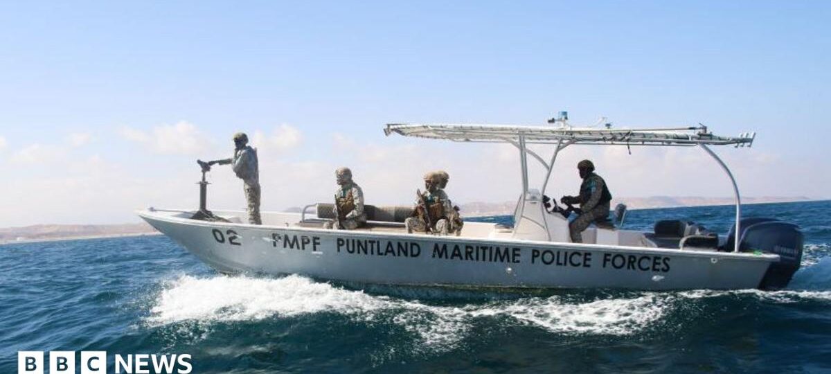 Somali pirates killed oil tanker crew before rescue, official tells BBC