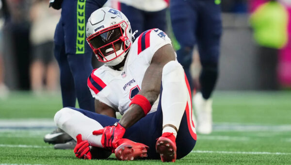 Patriots WR A.J. Brown reportedly expected to miss at least 4 weeks with high ankle sprain