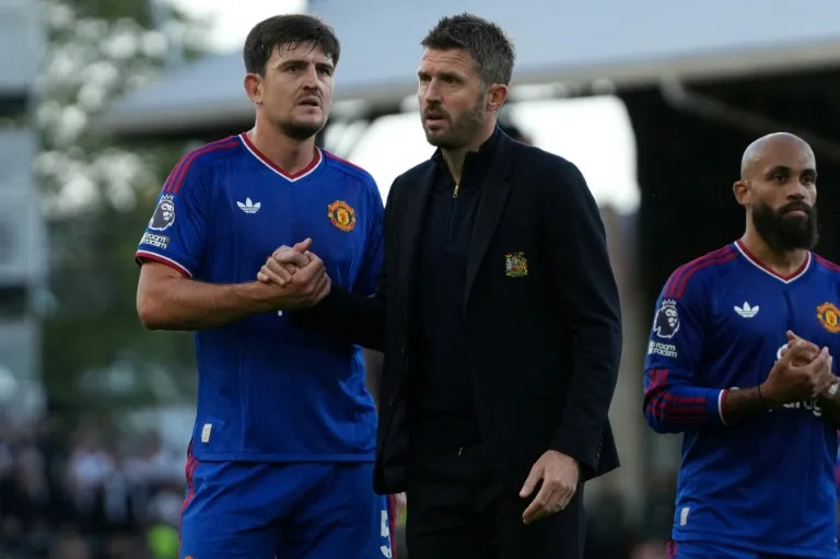 Carrick defends troubled Man Utd after Fulham escape